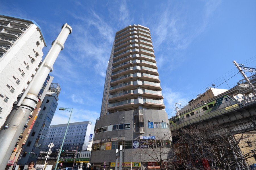 Livio Gotanda Pragma G Tower