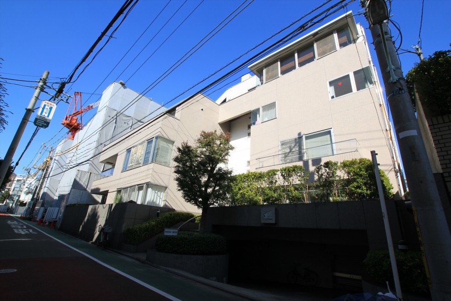 Nishino House