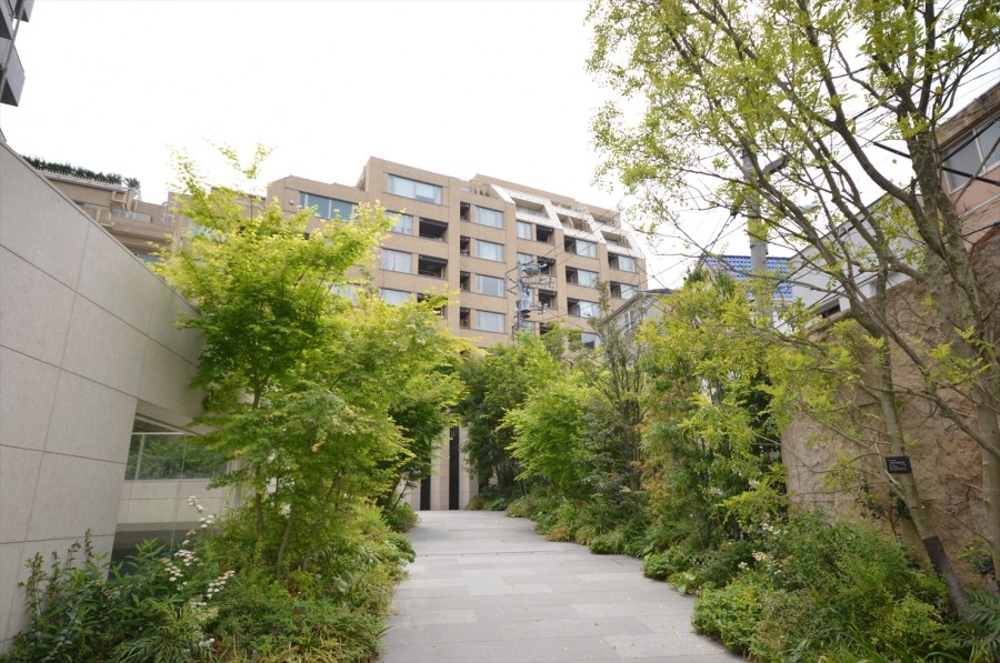 Mid Garden Akasaka Hikawa
