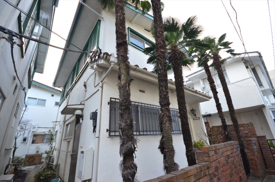 Shirokanedai House
