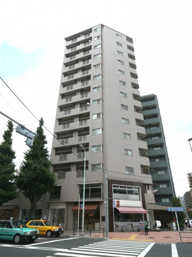 Shirokanedai Green Leaves
